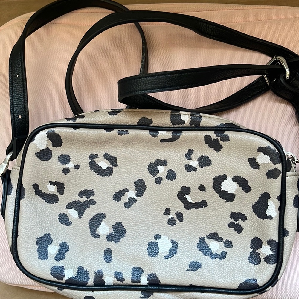 Leopard camera bag